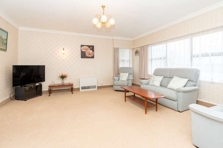 51 Resthill Crescent Glenview_18