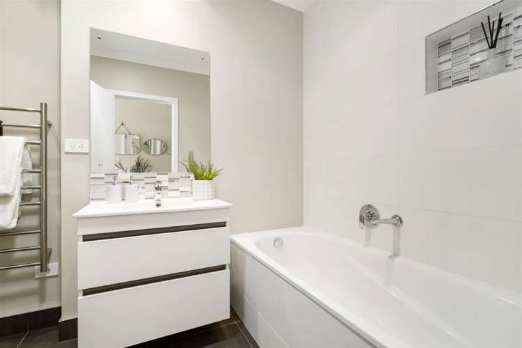 49 Eversleigh Road Belmont_12