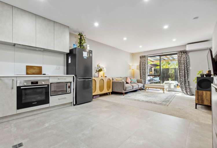 7/30 West Coast Road Glen Eden_2