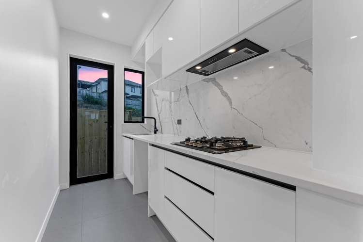 37 Hing Street Flat Bush_19