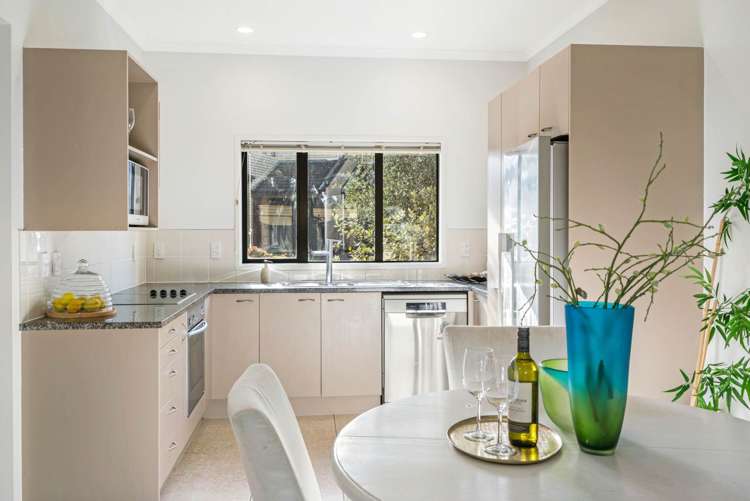 9 Skip Lane East Tamaki_14