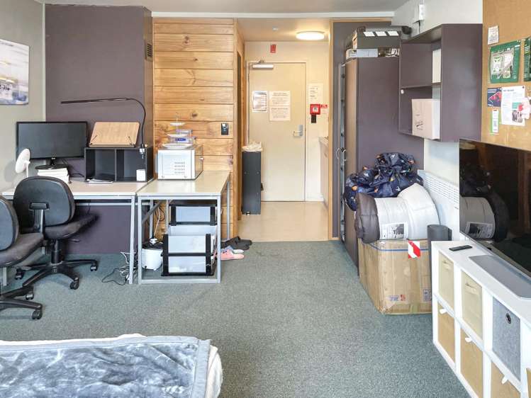 404/12 Martin Square_0