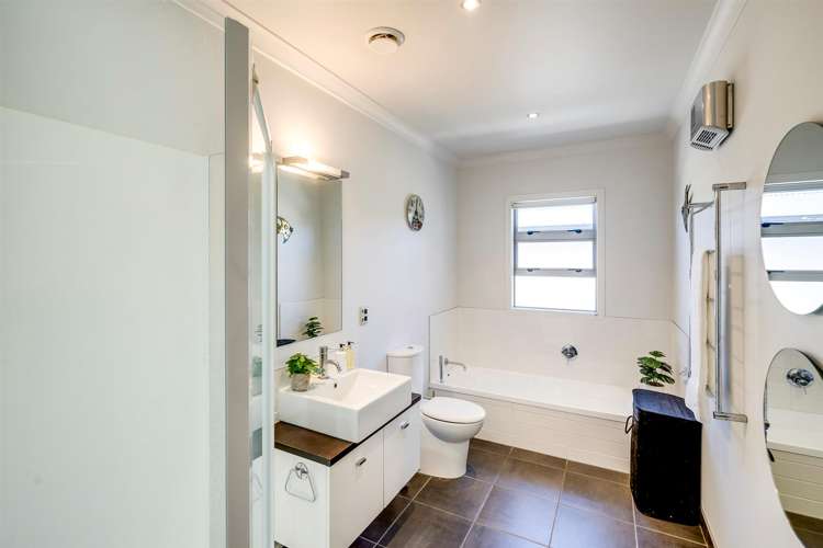 21 Tasman Drive Poraiti_23