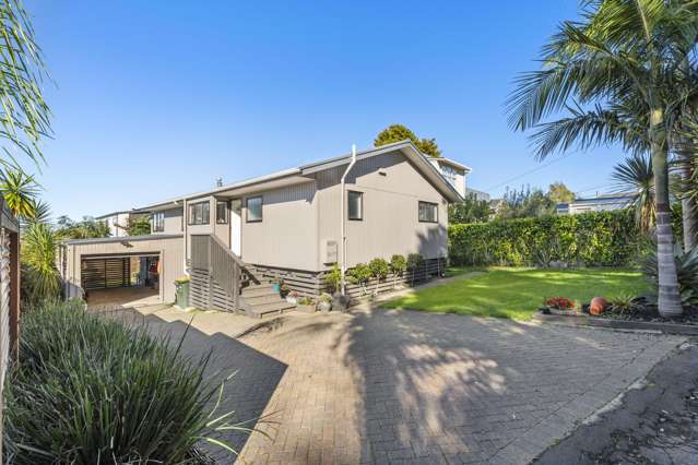 Superb Family Home - Prime Coastal Setting
