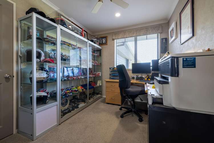 6 Shadbolt Drive Leamington_19