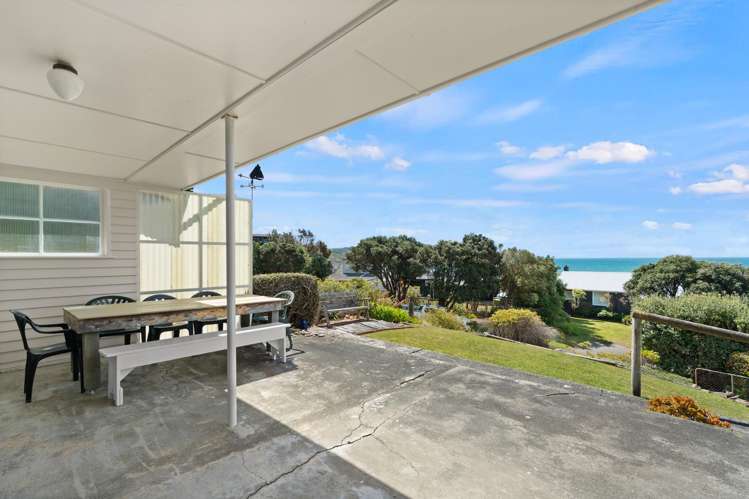 5 Guthrie Crescent Castlepoint_13