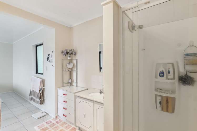 66 Renown Road Raumati South_16