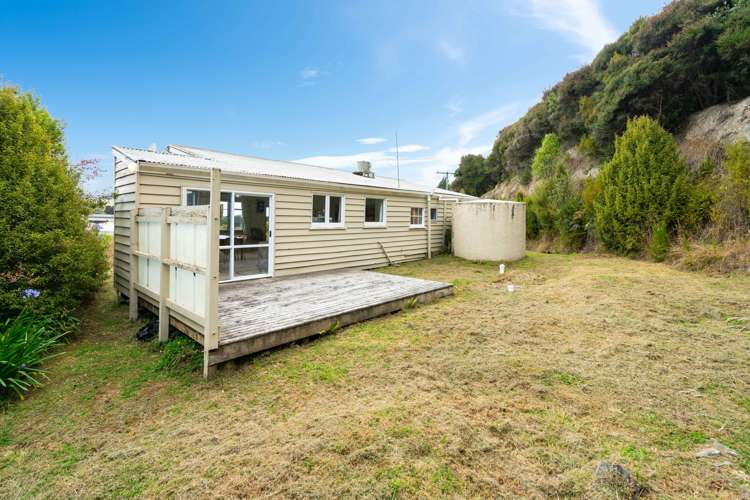 17 Riverside Road Taieri Mouth_14