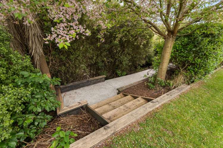 100 Mcmahon Drive Aidanfield_30