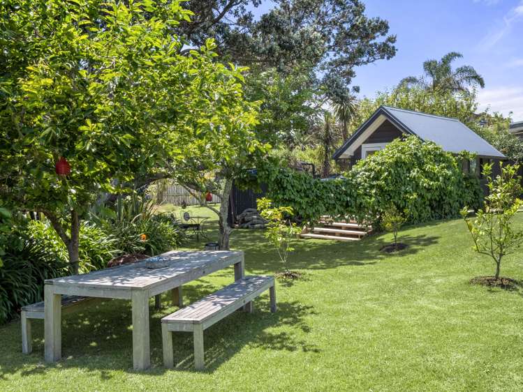 24 Esslin Road Surfdale_15