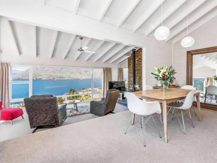 65 Wynyard Crescent Fernhill/Sunshine Bay_13