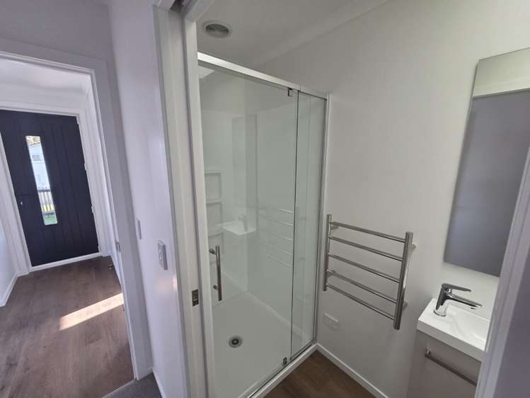 1/70 Thompson Street Leamington_7