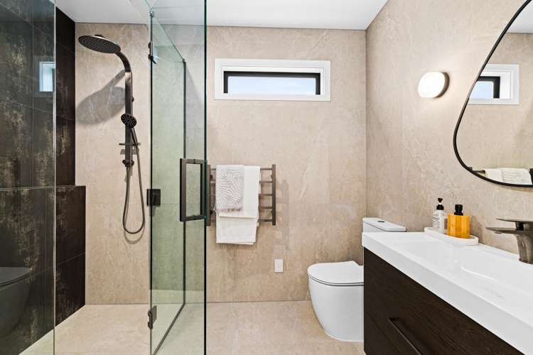 27 Matau Crescent Frimley_13