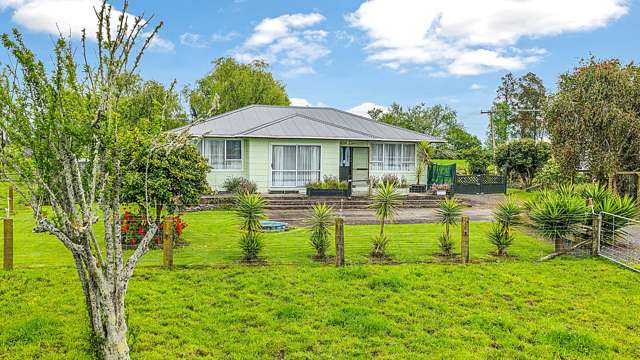 A slice of rural lifestyle close to town