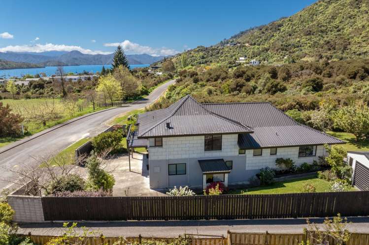 108 Moana View Road Waikawa Bay_16