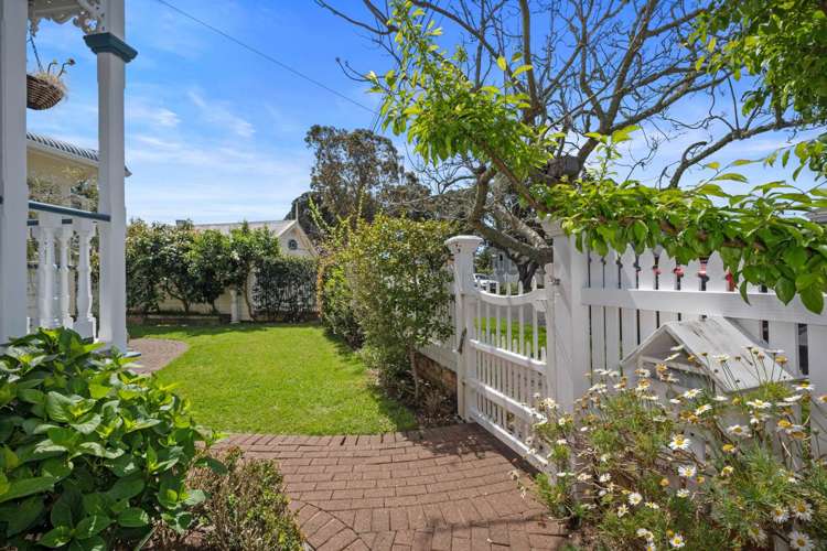 6 Eton Avenue Devonport_24