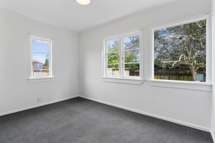 62 Beach Road Pahurehure_11