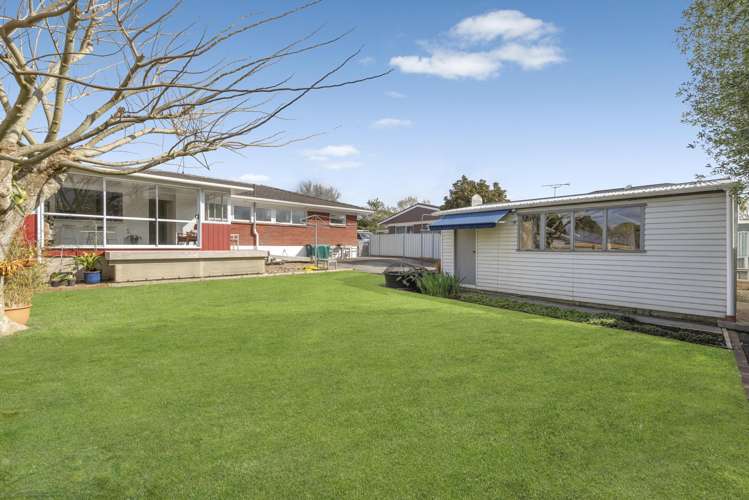 12 Mirrabooka Avenue Botany Downs_2