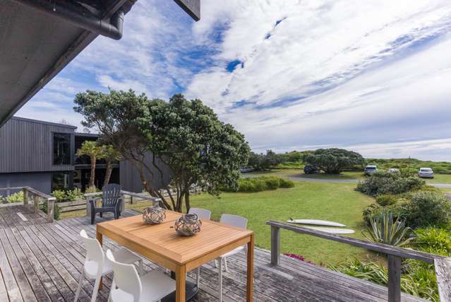 121 Marine Parade North Piha_3