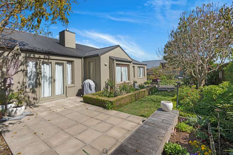 9 Oakmont Green Shirley_16