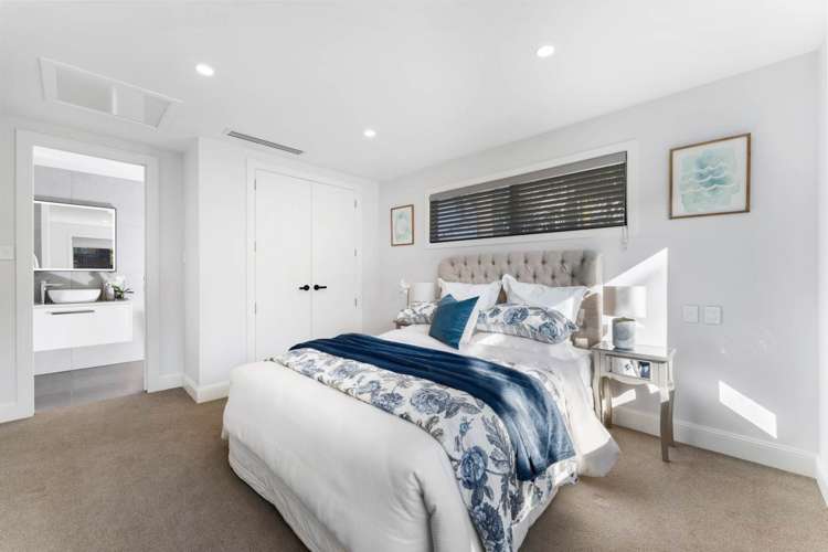 14b Beach Road Castor Bay_16