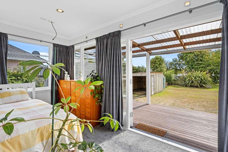 215 Breezes Road Aranui_9