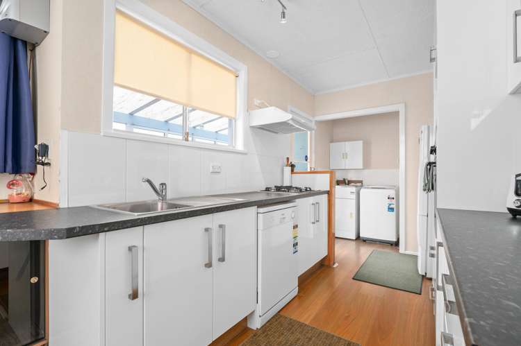 44 Macdonald Road Glenview_10