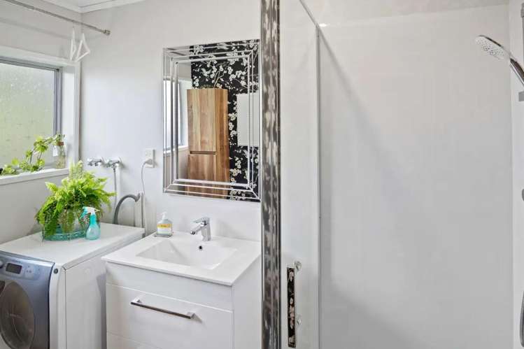 2/586 Bank Street 11385_4