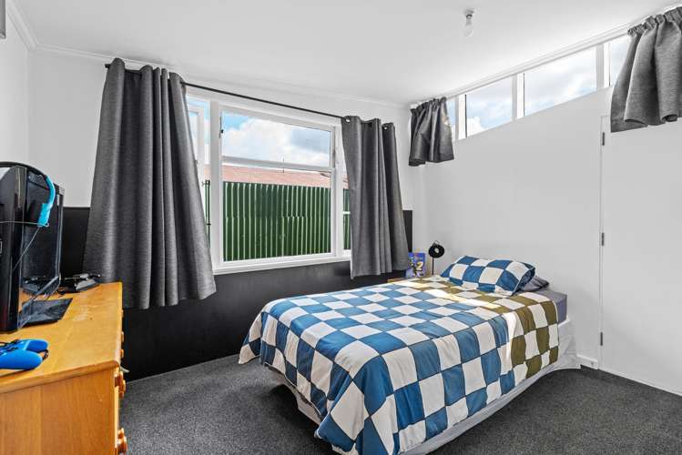 587 Queen Street East Levin_14