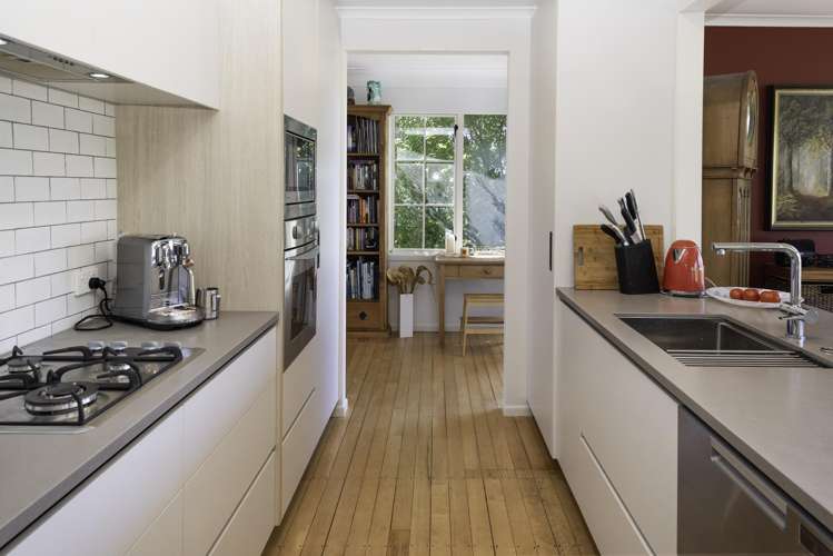 17 Beach Road Mellons Bay_12