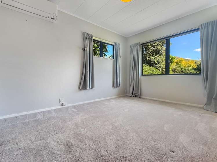 8 Churchill Drive 10792_8