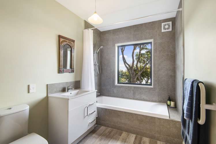 43 Merlincote Crescent Governors Bay_17