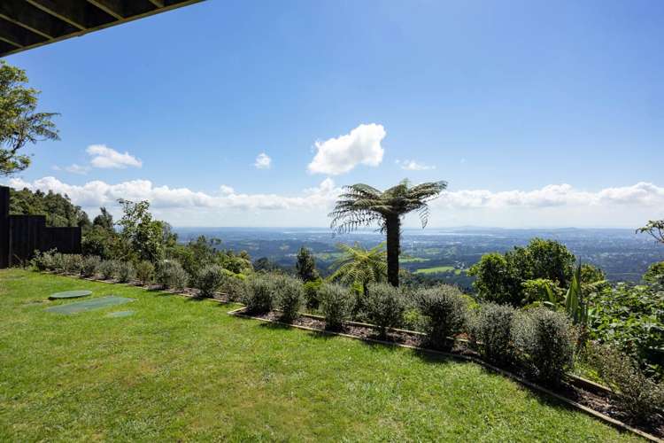 5 Brabant Road Waiatarua_22