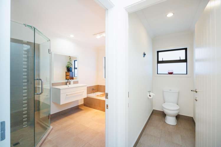 51 Chestnut Close Kelvin Grove_24