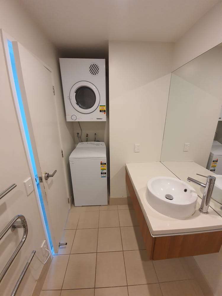 711/4 Dockside Lane Auckland Central_3