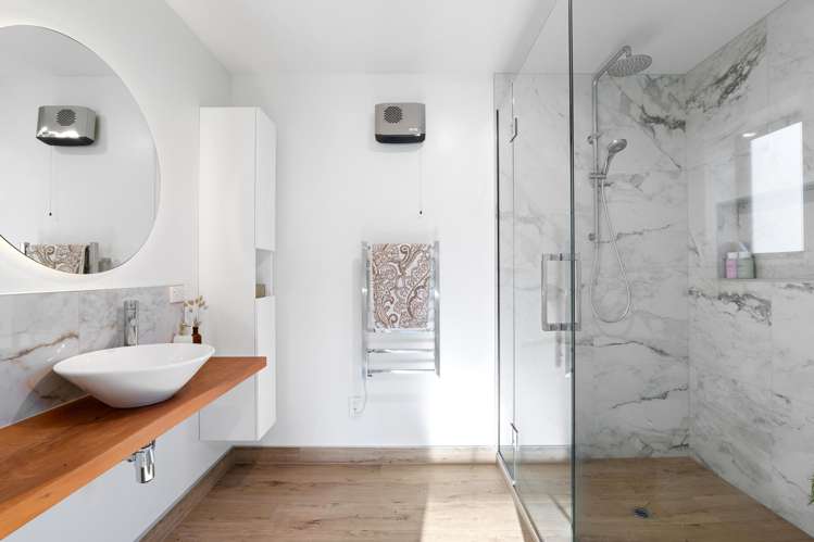 5808 West Coast Road Springfield_18