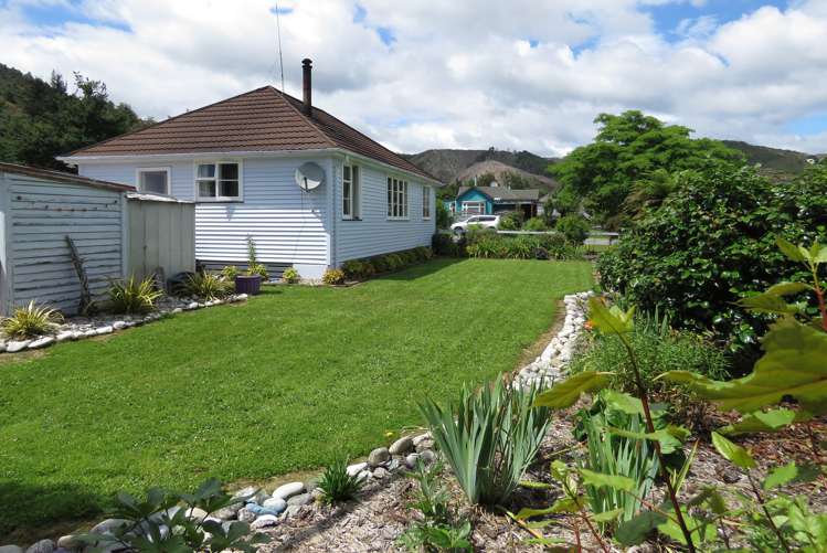 8 Dunn Street Reefton_17