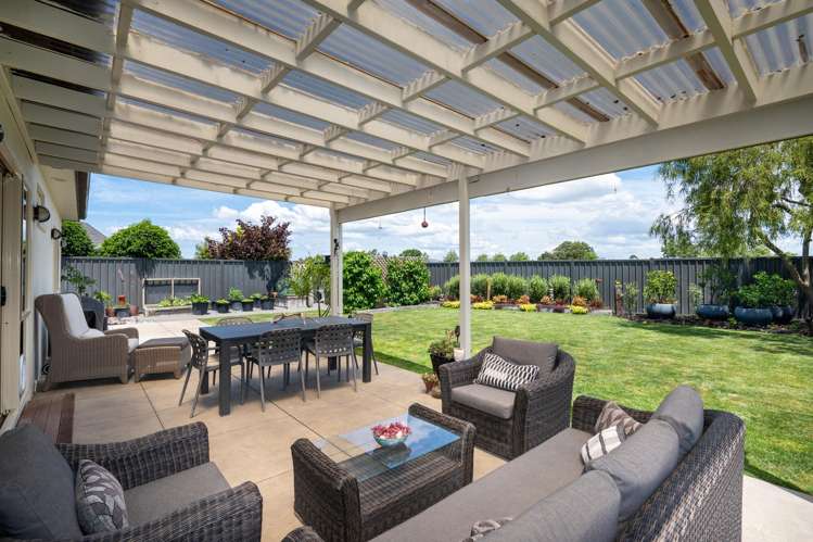 14 Heynes Place Clive_6