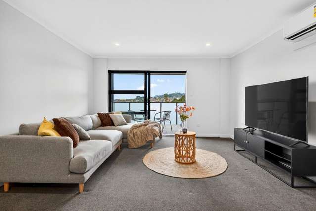 202/28 Shortfin Place Flat Bush_3