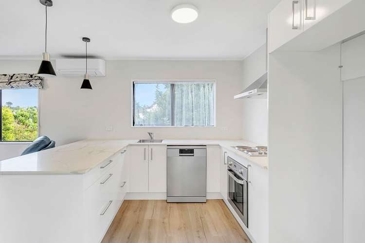 17 Omapere Street Whitby_5