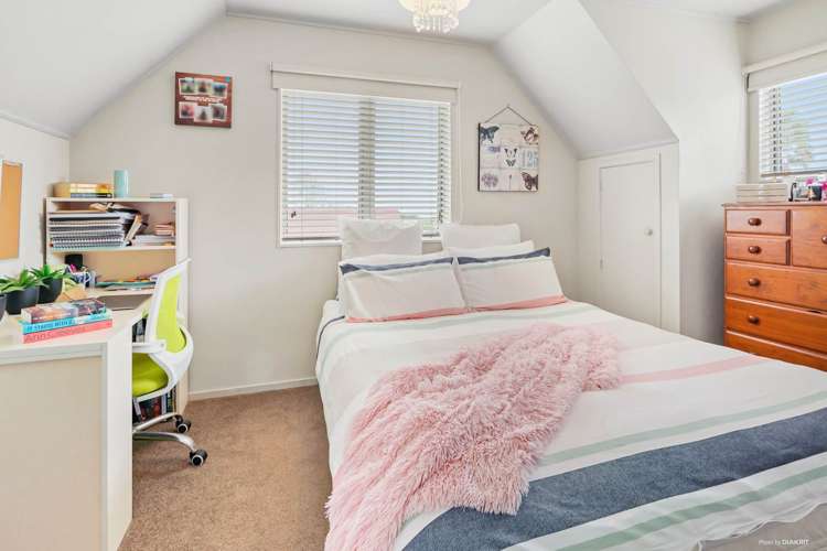 2/116 Bradbury Road Botany Downs_9