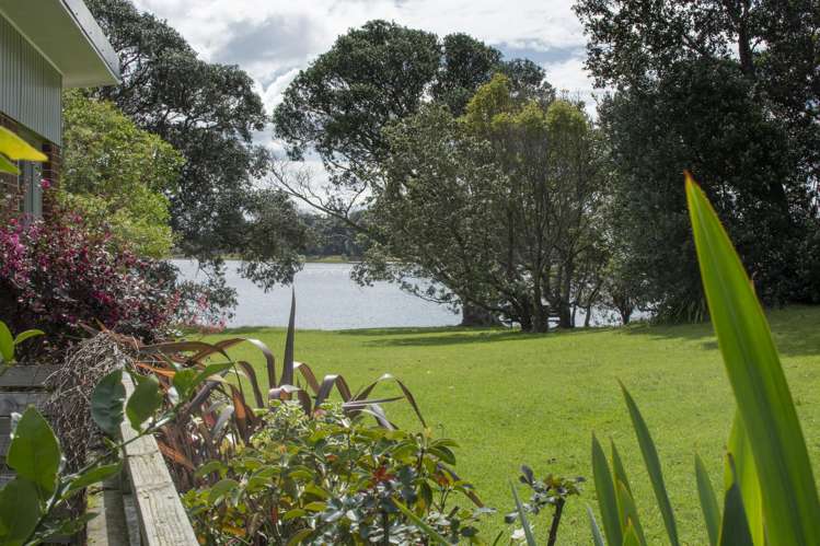 10 Roretana Drive Athenree_24