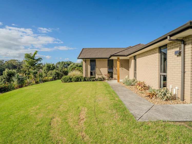 6 Riverbank Drive_0