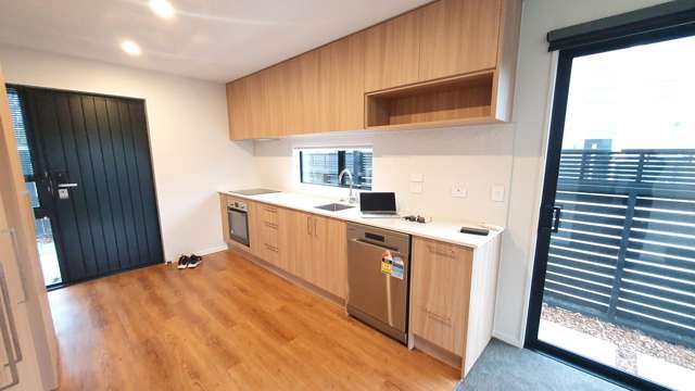 4/66 Metcalfe Road Ranui_1