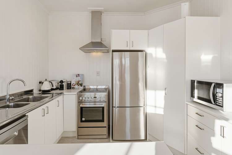 25a Tukapa Street Westown_23