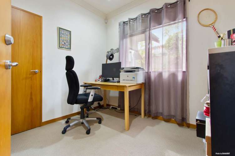 241 Royal Road Massey_15