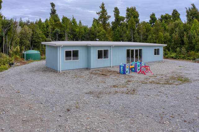 6 Sadler Place Rd2, Hokitika_1