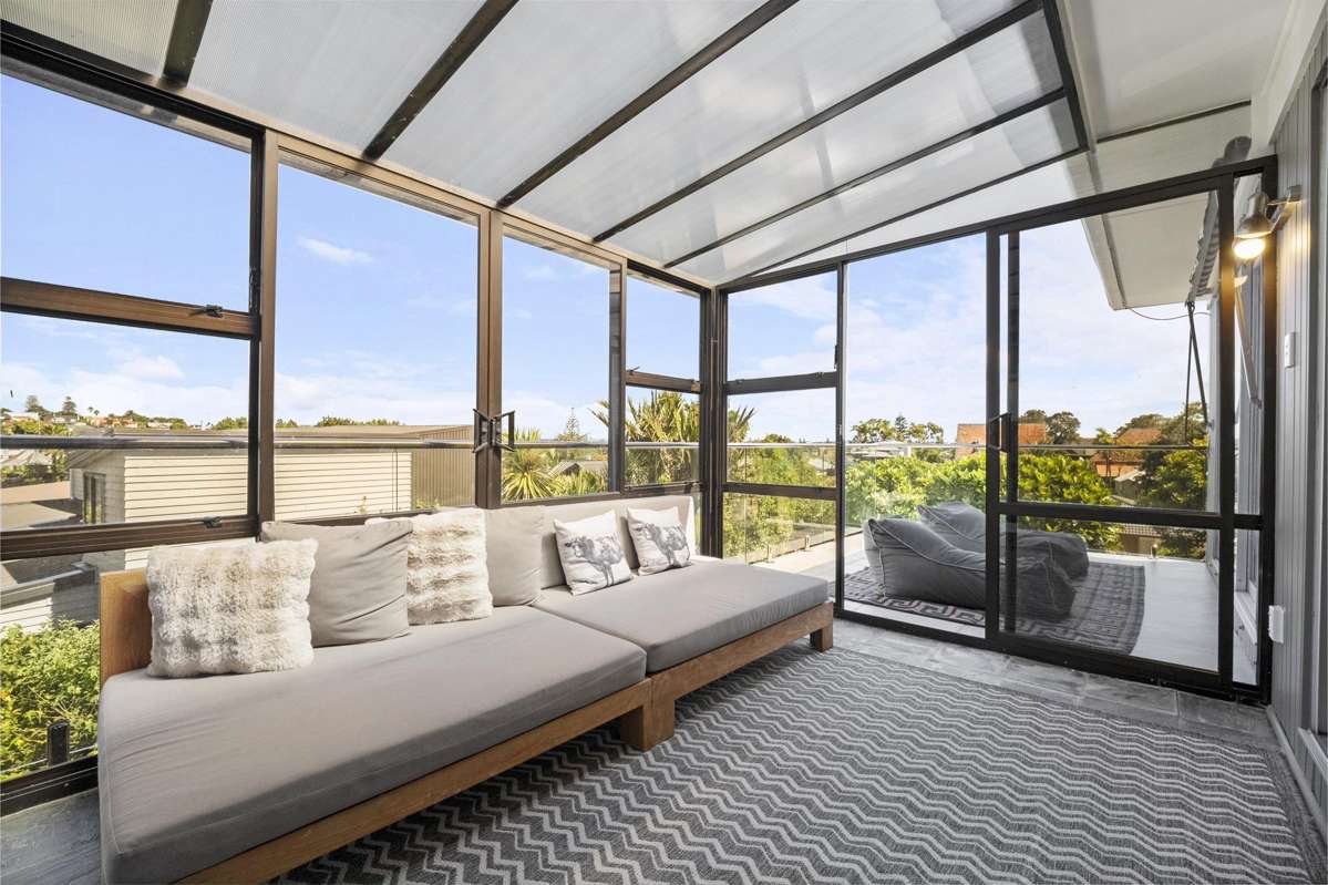 9 Stoneyroyd Gardens_1