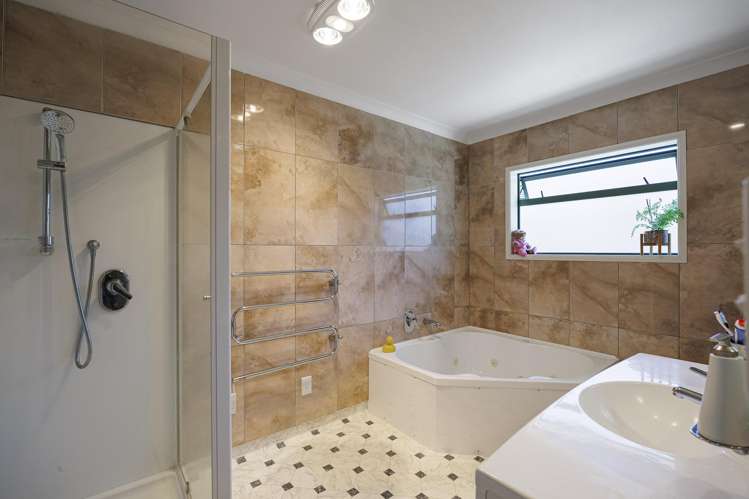 37 Brooklands Drive Havelock North_10