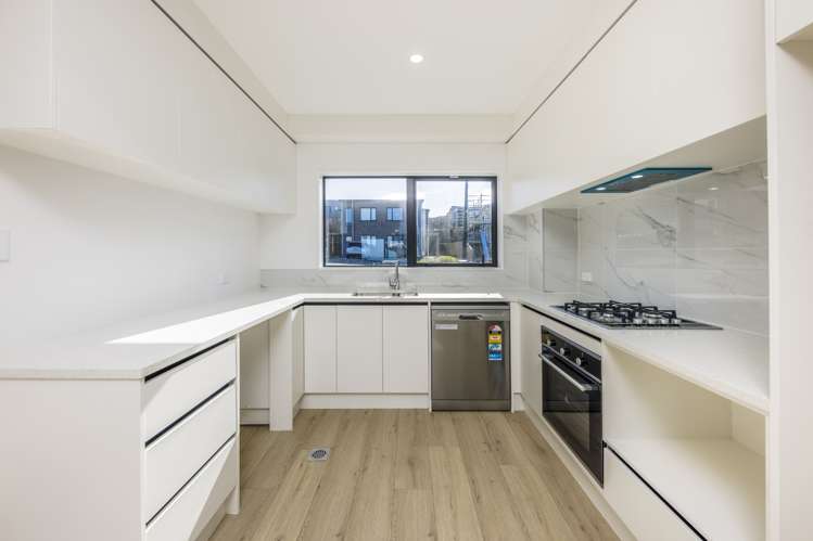 23 Crestview Rise 10938_1